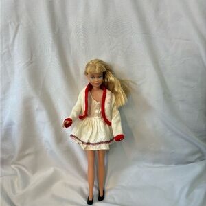 Mattel Doll with White and Red Outfit: vintage 60s skipper